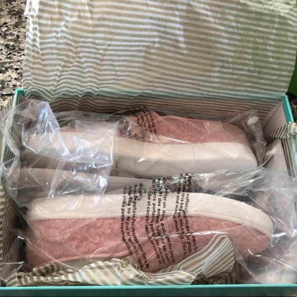 Last One NWT Kate Spade Slip On Sneakers - Picture 8 of 8